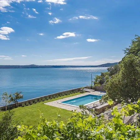 Modern In With Swimming Pool