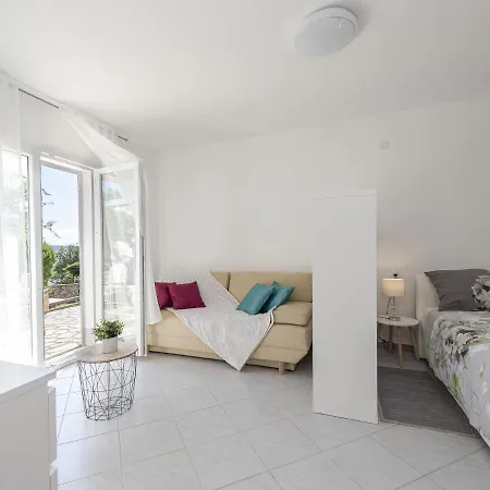 Modern In With Swimming Pool Villa *