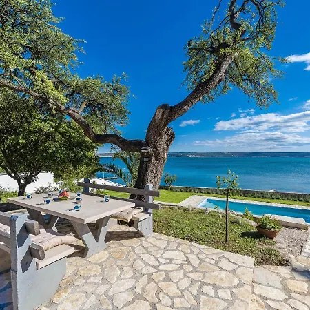 Modern In With Swimming Pool Maslenica