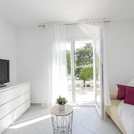 Modern In With Swimming Pool Villa *