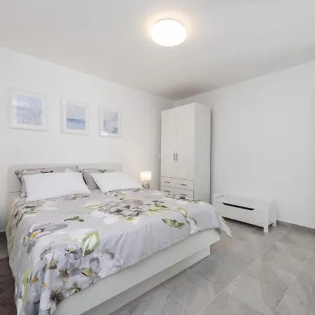 Modern In With Swimming Pool * Maslenica