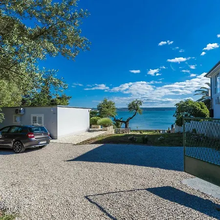 Modern In With Swimming Pool Villa Maslenica