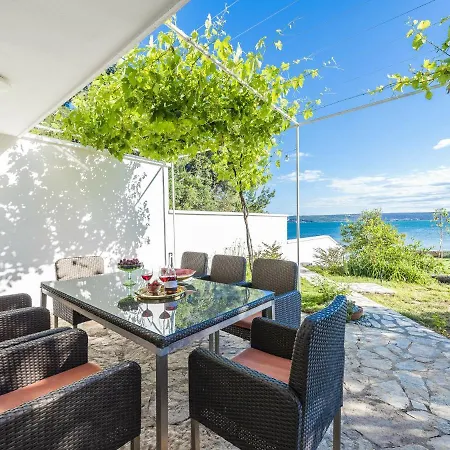 Modern In With Swimming Pool * Maslenica