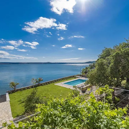 Modern In With Swimming Pool Villa Maslenica